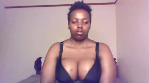 QUEEN online show from December 18, 2:53 am