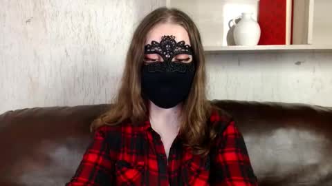 Nora online show from May 6, 9:54 pm