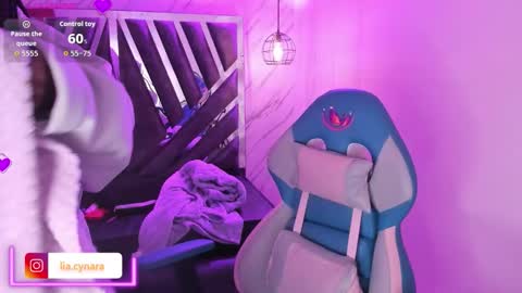   online show from September 30, 11:32 am