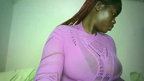 Queen Sara online show from April 2, 5:26 am