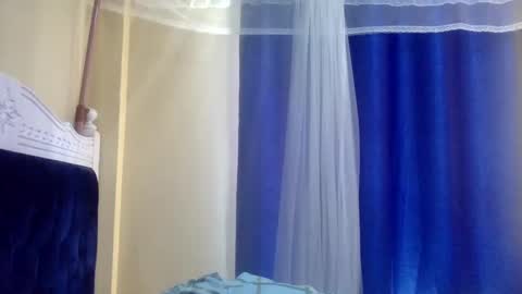 Queenbebony2 online show from December 3, 9:06 am