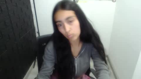 queenbyte_18 online show from November 20, 3:38 am