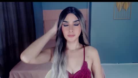 queenemeraldts online show from September 30, 3:06 am