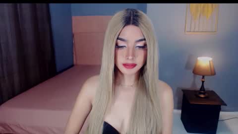 queenemeraldts online show from September 25, 2:07 am