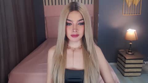 queenemeraldts online show from February 27, 6:02 am