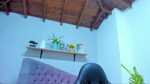 Queen online show from March 29, 5:03 pm