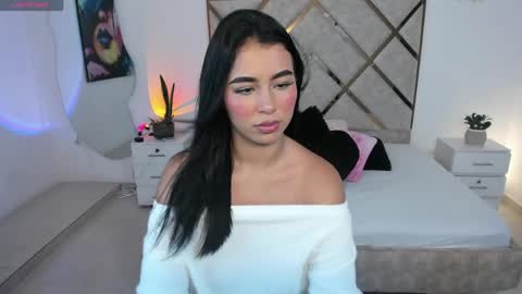 Maria Del Mar online show from April 3, 9:00 pm