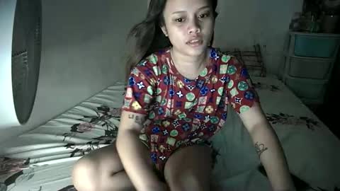 liyaaahhhh here online show from September 18, 9:46 am