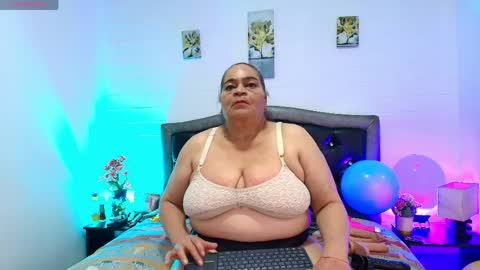 VickyBoobss online show from April 5, 1:30 pm