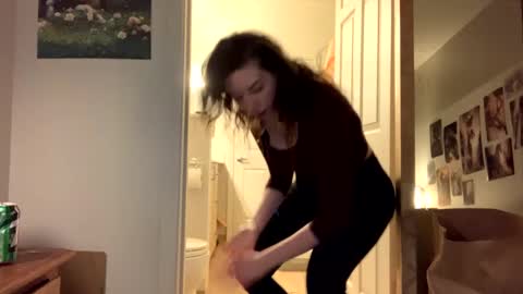 Sarlei Sar-uh-lie online show from January 17, 1:25 am