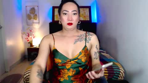 QUEEN online show from February 23, 11:55 am