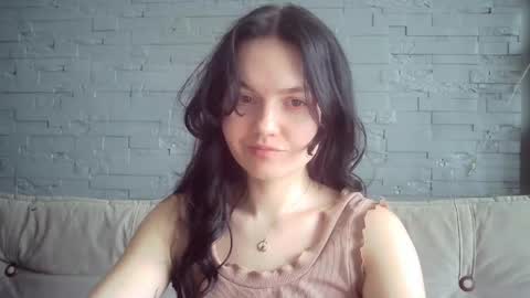 QueenOfModels online show from April 22, 10:44 am