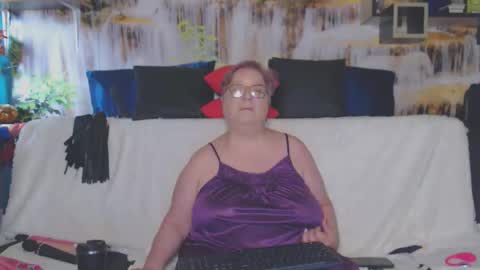 QueenPammy online show from April 11, 7:56 am