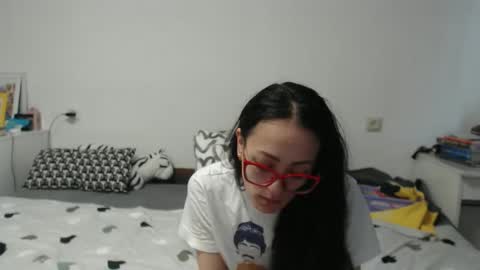 queensofiaqueen online show from April 16, 6:24 am