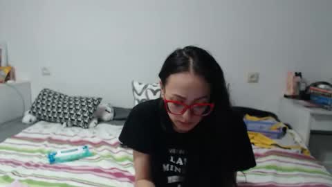 queensofiaqueen online show from April 12, 12:53 pm