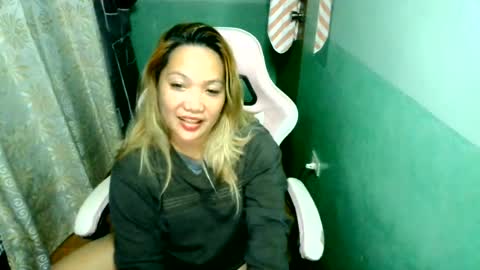 quelly40 online show from August 5, 6:27 pm