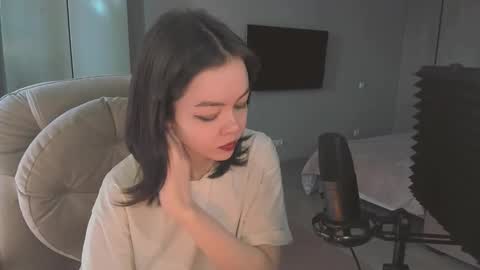 quietluxury online show from March 25, 12:12 pm