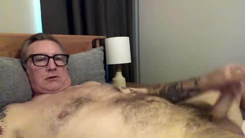 quietmature online show from June 13, 10:53 pm