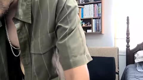 quik32 online show from February 24, 4:43 pm