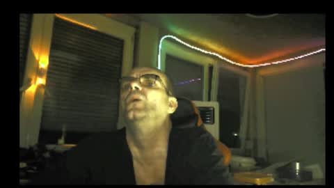 Snapshot of r_2d2_ chatting on October 6, 9:43 pm dj mike online show from October 6, 9:43 pm