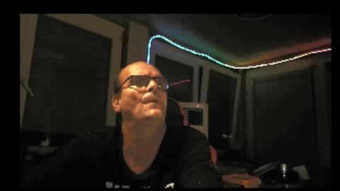 Snapshot of r_2d2_ chatting on October 17, 9:19 pm dj mike online show from October 17, 9:19 pm