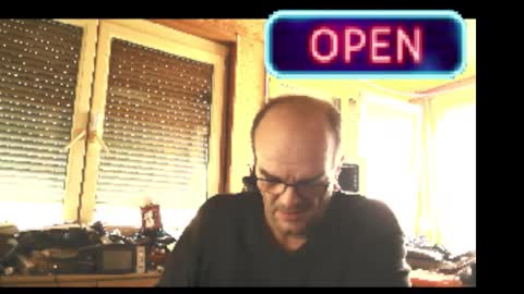 Snapshot of r_2d2_ chatting on October 31, 8:59 am dj mike online show from October 31, 8:59 am