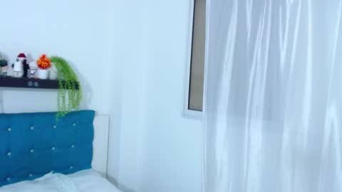 Snapshot of rachel__moon chatting on February 26, 1:36 am Valentina  online show from February 26, 1:36 am