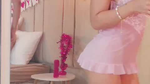 Snapshot of rachell_duque chatting on February 14, 4:52 pm Rachell online show from February 14, 4:52 pm