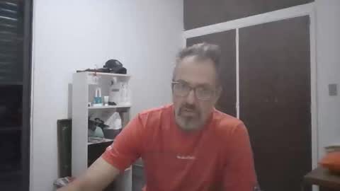 Snapshot of rafaelsel chatting on October 21, 1:22 am Big Uncle Jungle online show from October 21, 1:22 am