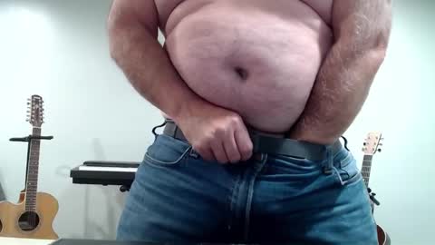 Snapshot of ragin_hardon001 chatting on December 15, 6:18 am Ray online show from December 15, 6:18 am