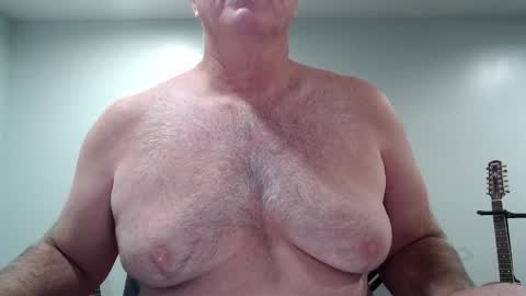 Snapshot of ragin_hardon001 chatting on October 19, 6:01 pm Ray online show from October 19, 6:01 pm