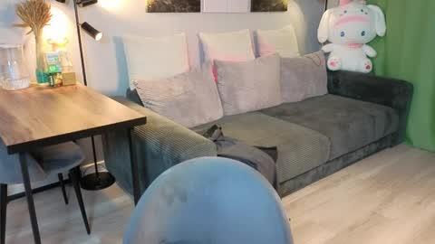 Darcy online show from April 4, 11:28 am