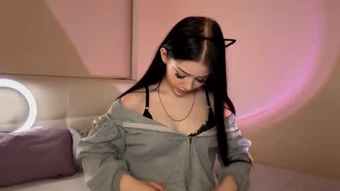 Snapshot of randiburt chatting on October 18, 3:49 pm Luna online show from October 18, 3:49 pm