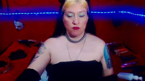 Sonia online show from April 23, 10:55 pm