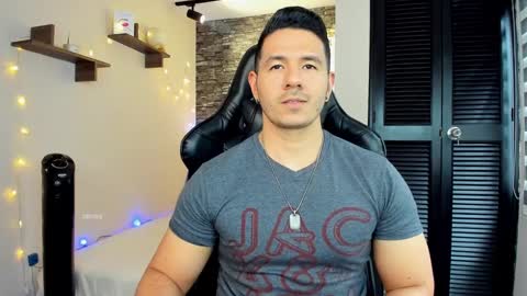 Jonas online show from February 25, 8:53 pm