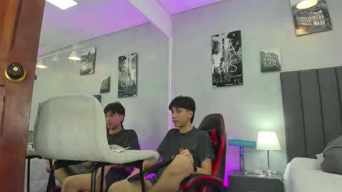 Raphael Nyon online show from March 2, 4:39 am