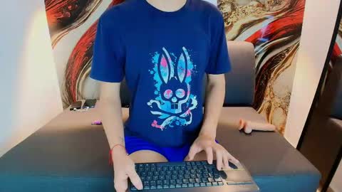 raphael_nyon1 online show from June 5, 6:52 am