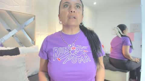 Raquel Moore  online show from March 27, 12:39 pm