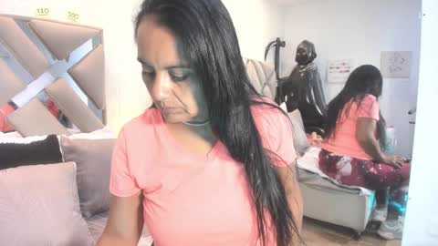 Raquel Moore  online show from November 13, 11:35 am