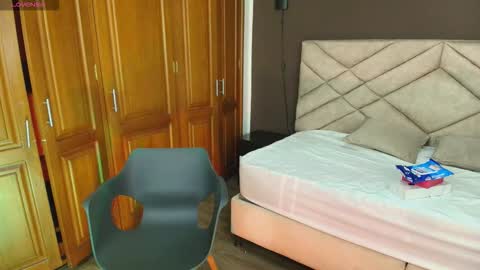 Raquel online show from September 13, 11:56 am