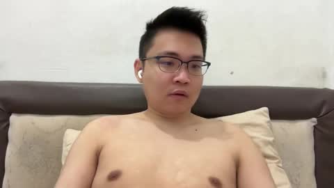 Snapshot of ratedepic17 chatting on January 26, 6:27 pm randomnaut online show from January 26, 6:27 pm