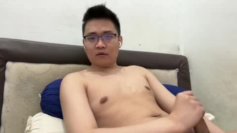Snapshot of ratedepic17 chatting on January 21, 12:50 pm randomnaut online show from January 21, 12:50 pm