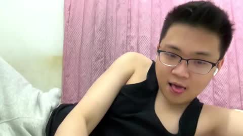 Snapshot of ratedepic17 chatting on February 20, 6:35 pm randomnaut online show from February 20, 6:35 pm