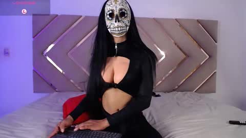 Snapshot of raven_foxter1 chatting on January 25, 8:53 am RAVEN FOXTER online show from January 25, 8:53 am