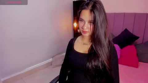 raven_loove online show from March 9, 8:13 pm