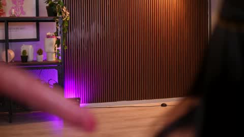 Lav online show from April 5, 8:28 pm