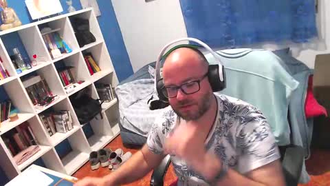 ravingr3d3 online show from April 16, 10:45 pm