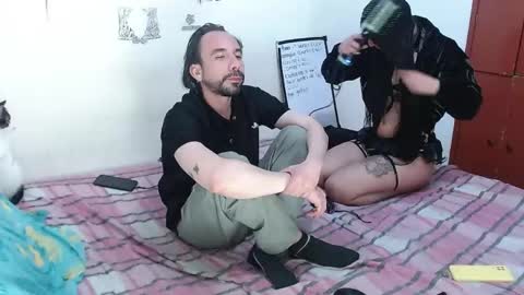 ask us online show from April 16, 10:23 pm