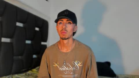 Snapshot of raydevil_ chatting on October 2, 3:16 am Rayn online show from October 2, 3:16 am