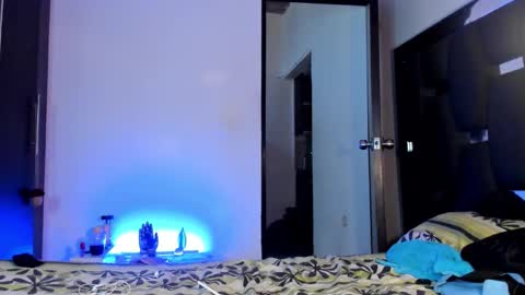 Snapshot of raydevil_ chatting on September 28, 9:46 pm Rayn online show from September 28, 9:46 pm